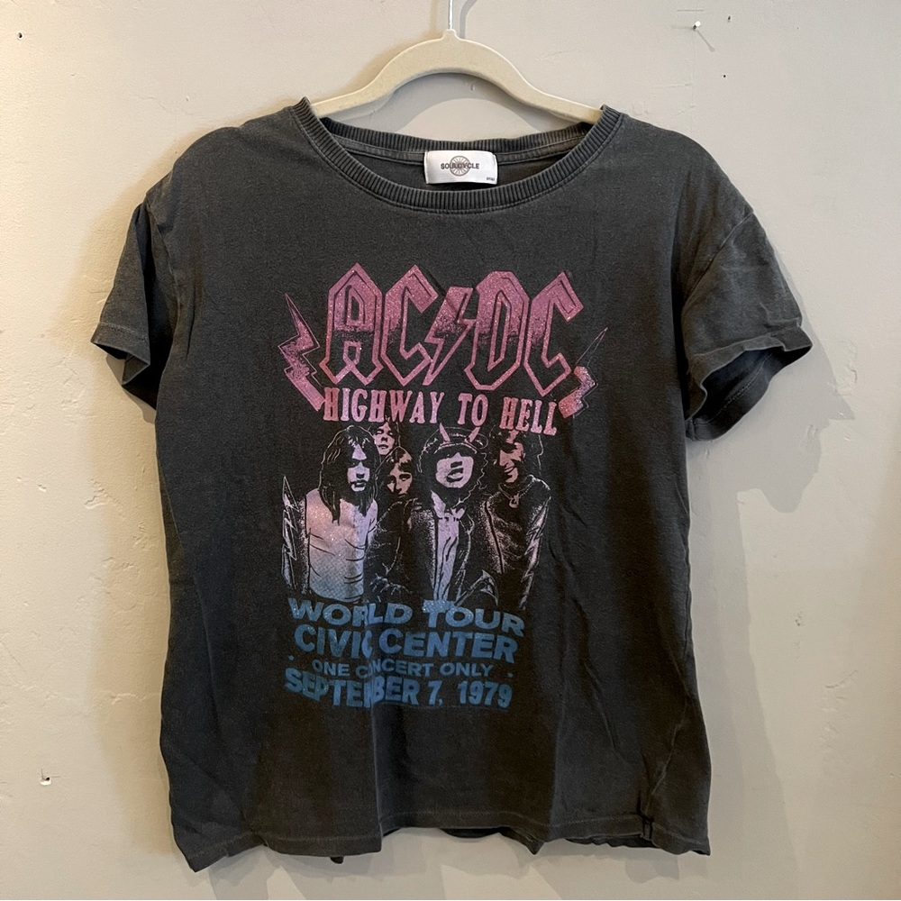 💕SoulCycle T-shirt size Small
